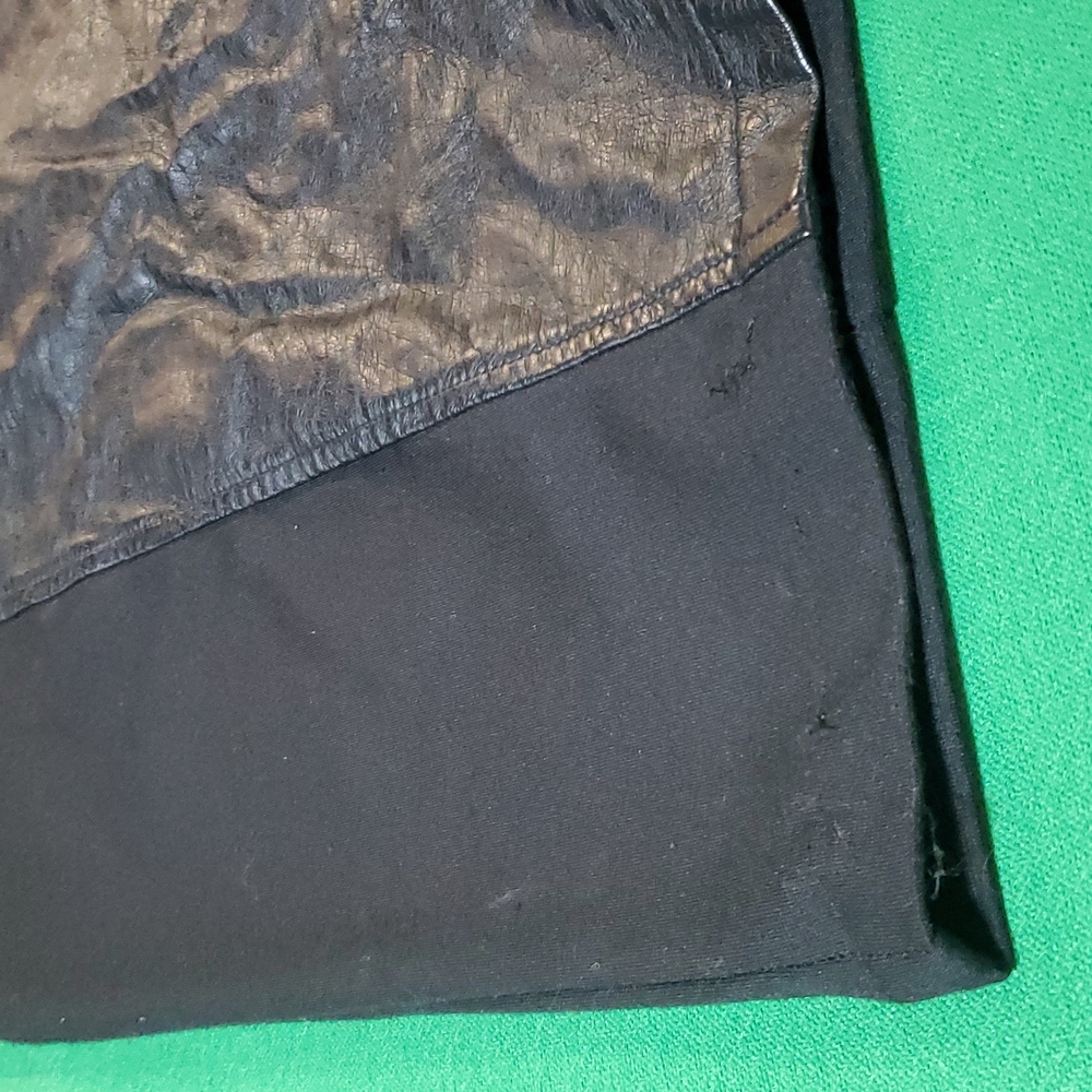 Forever 21 pleather black size large skirt - Picture 2 of 8